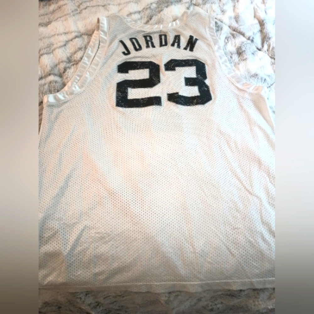 Air Jordan Jersey - Picture 3 of 4